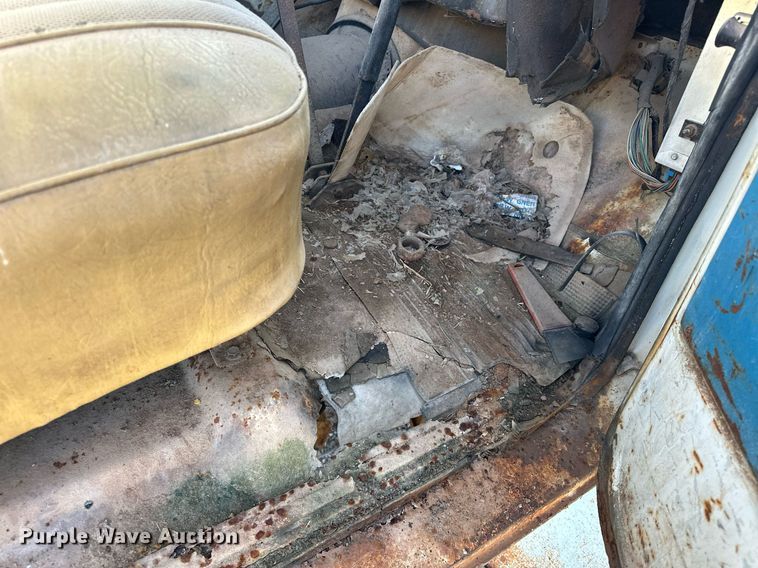 image for item ER4932 1970 Chevrolet C50 flatbed truck