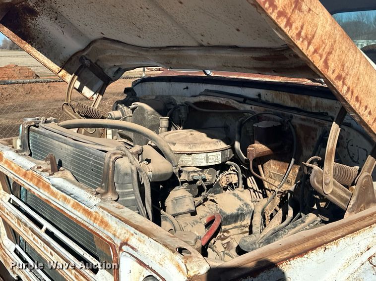 image for item ER4932 1970 Chevrolet C50 flatbed truck