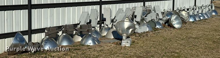 image for item ER4934 (44) Hubbell lights 