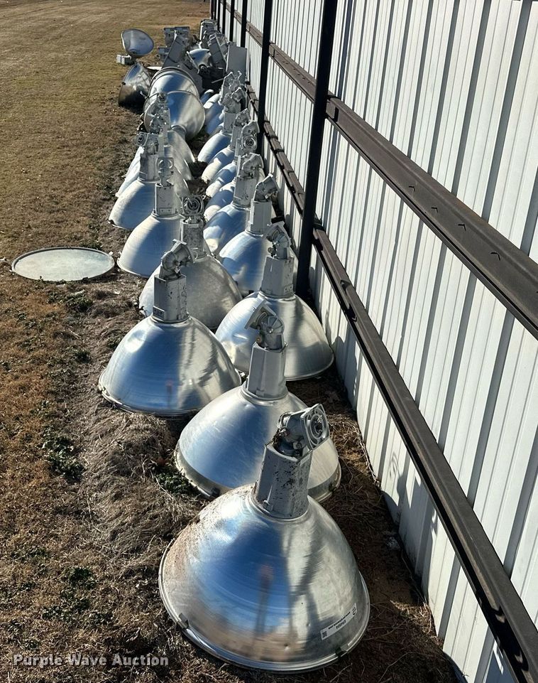 image for item ER4934 (44) Hubbell lights 