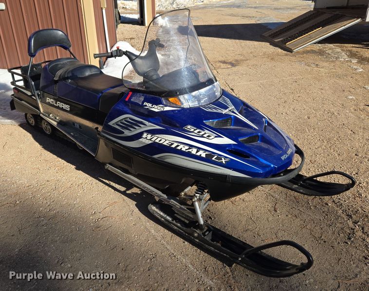 image for item ER5148 2004 Polaris Wide Trak LX snowmobile