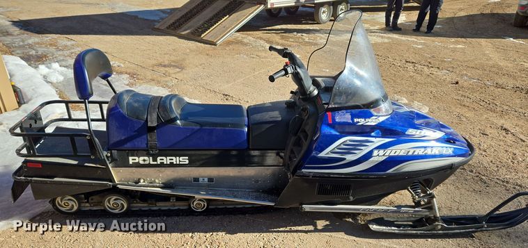 image for item ER5148 2004 Polaris Wide Trak LX snowmobile