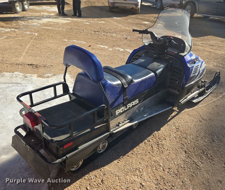 image for item ER5148 2004 Polaris Wide Trak LX snowmobile