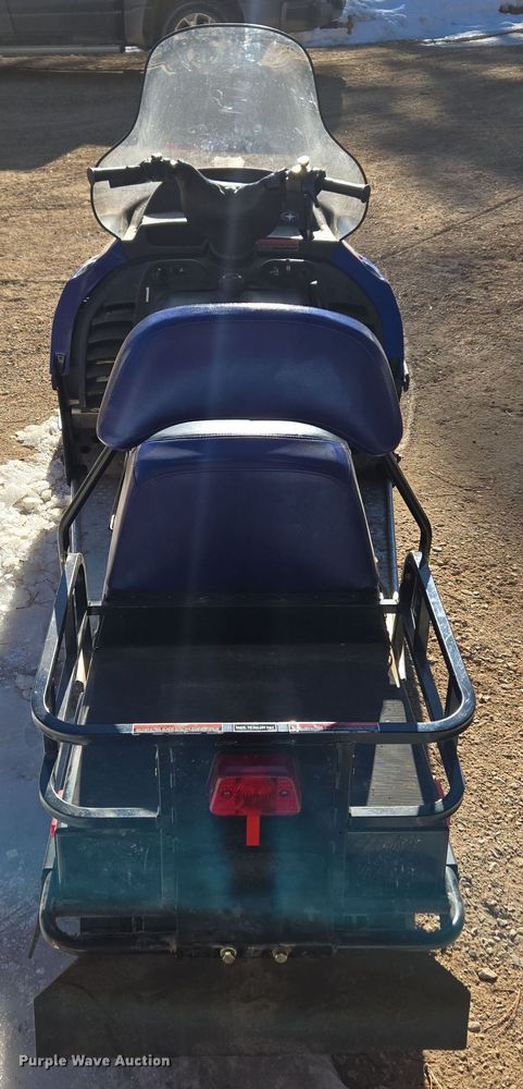 image for item ER5148 2004 Polaris Wide Trak LX snowmobile