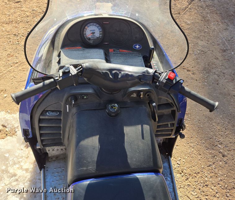 image for item ER5148 2004 Polaris Wide Trak LX snowmobile