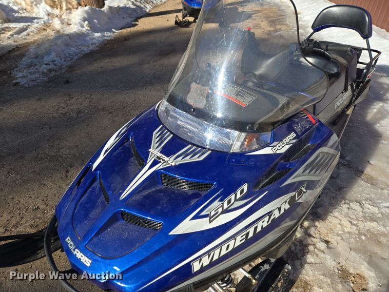 image for item ER5148 2004 Polaris Wide Trak LX snowmobile