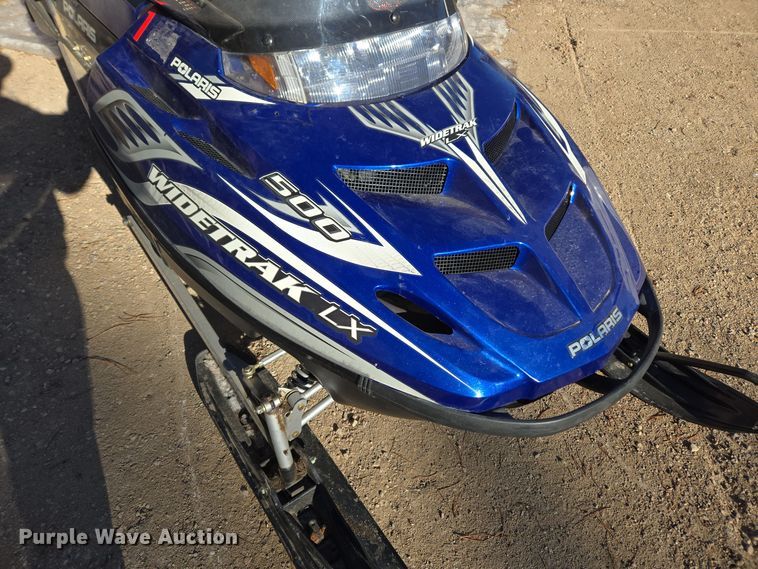 image for item ER5148 2004 Polaris Wide Trak LX snowmobile