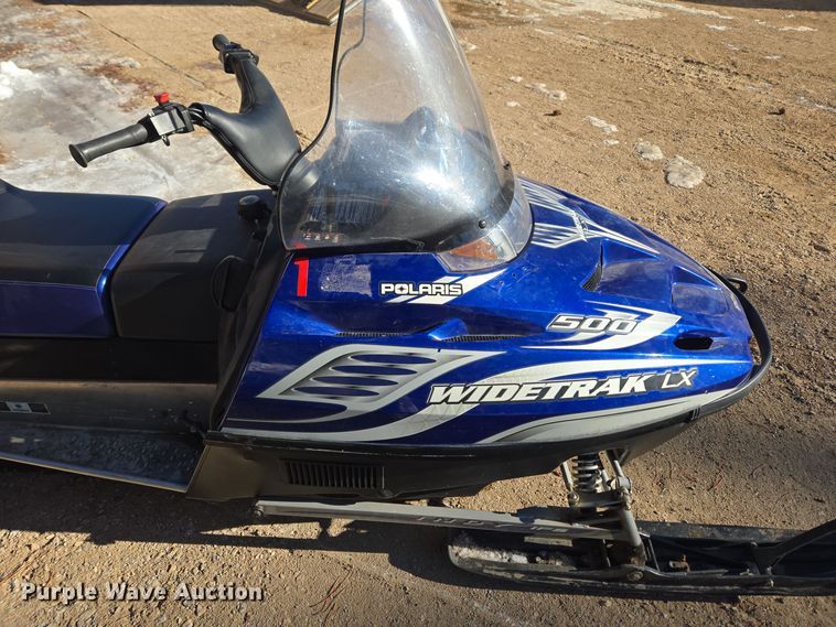 image for item ER5148 2004 Polaris Wide Trak LX snowmobile