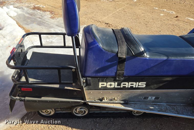image for item ER5148 2004 Polaris Wide Trak LX snowmobile