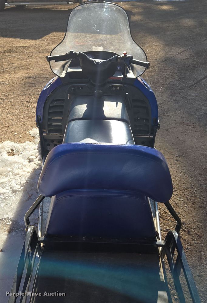 image for item ER5148 2004 Polaris Wide Trak LX snowmobile