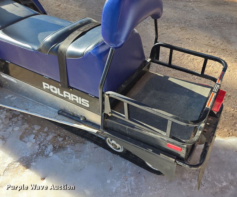 image for item ER5148 2004 Polaris Wide Trak LX snowmobile