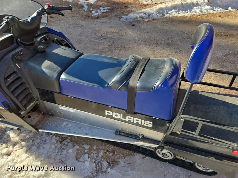 image for item ER5148 2004 Polaris Wide Trak LX snowmobile