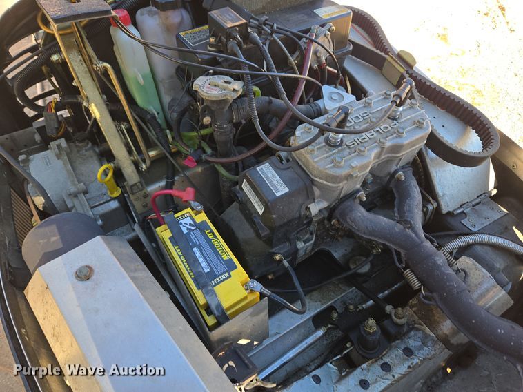 image for item ER5148 2004 Polaris Wide Trak LX snowmobile