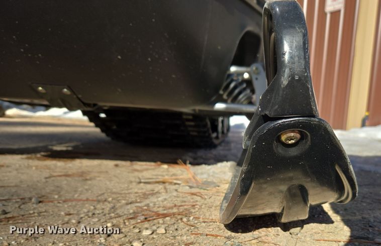 image for item ER5148 2004 Polaris Wide Trak LX snowmobile