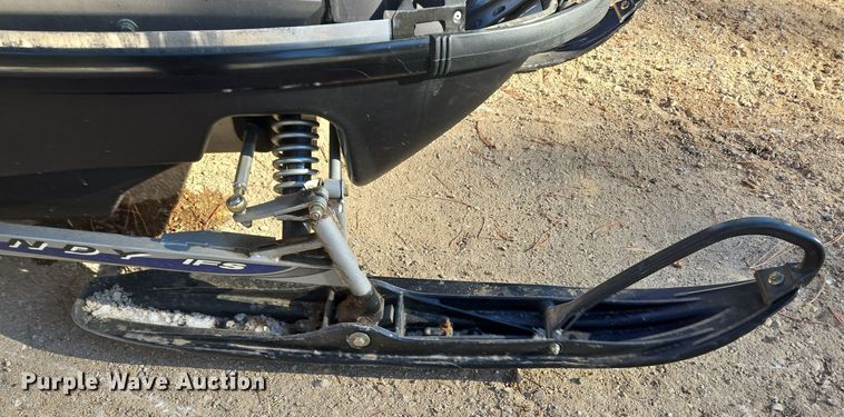 image for item ER5148 2004 Polaris Wide Trak LX snowmobile