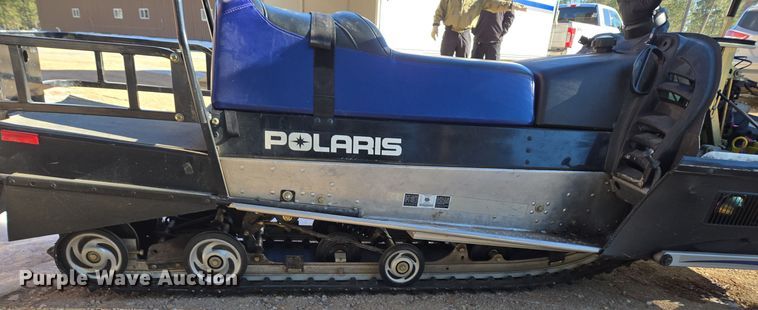 image for item ER5148 2004 Polaris Wide Trak LX snowmobile