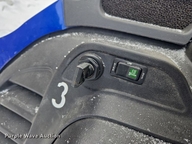 image for item ER5155 2007 Polaris Wide Trak snowmobile