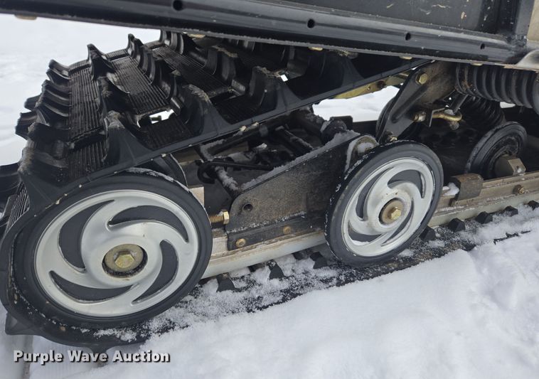 image for item ER5155 2007 Polaris Wide Trak snowmobile