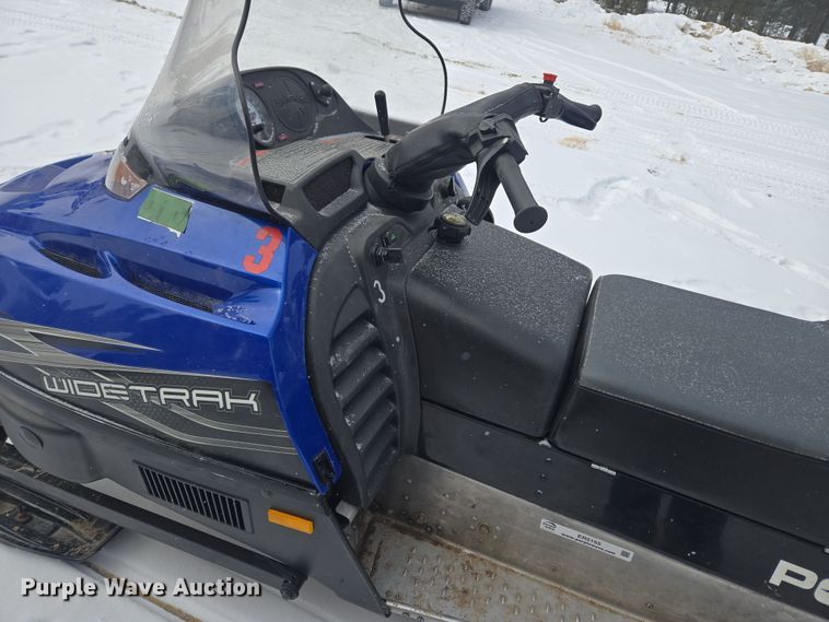 image for item ER5155 2007 Polaris Wide Trak snowmobile