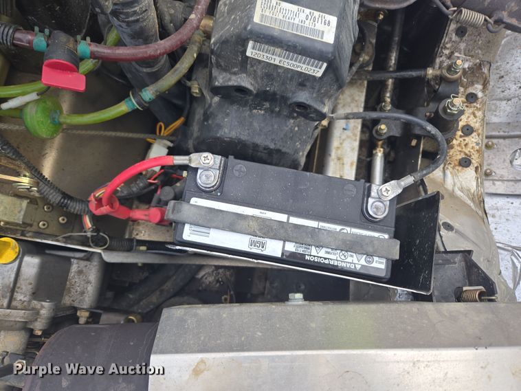 image for item ER5155 2007 Polaris Wide Trak snowmobile