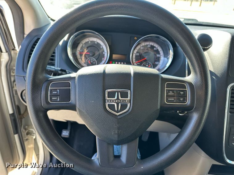 image for item ER8664 2011 Dodge Grand Caravan van