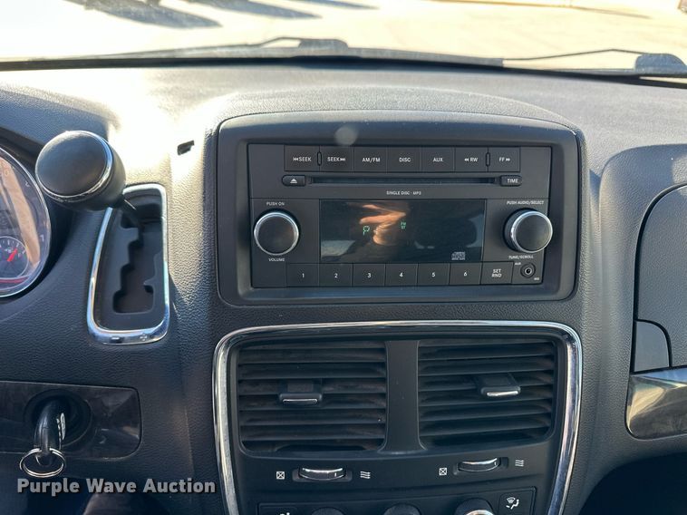 image for item ER8664 2011 Dodge Grand Caravan van