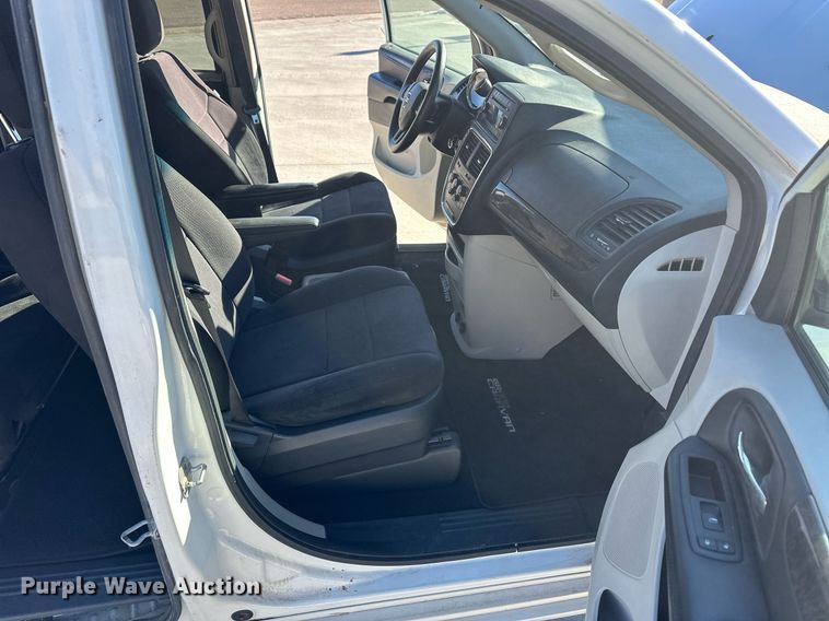 image for item ER8664 2011 Dodge Grand Caravan van