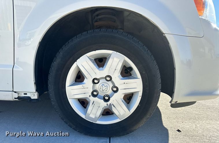 image for item ER8664 2011 Dodge Grand Caravan van