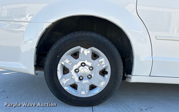 image for item ER8664 2011 Dodge Grand Caravan van