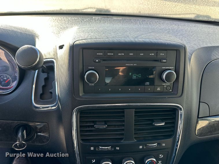 image for item ER8665 2011 Dodge Grand Caravan van