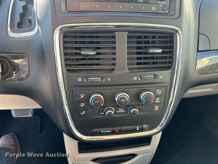 image for item ER8665 2011 Dodge Grand Caravan van