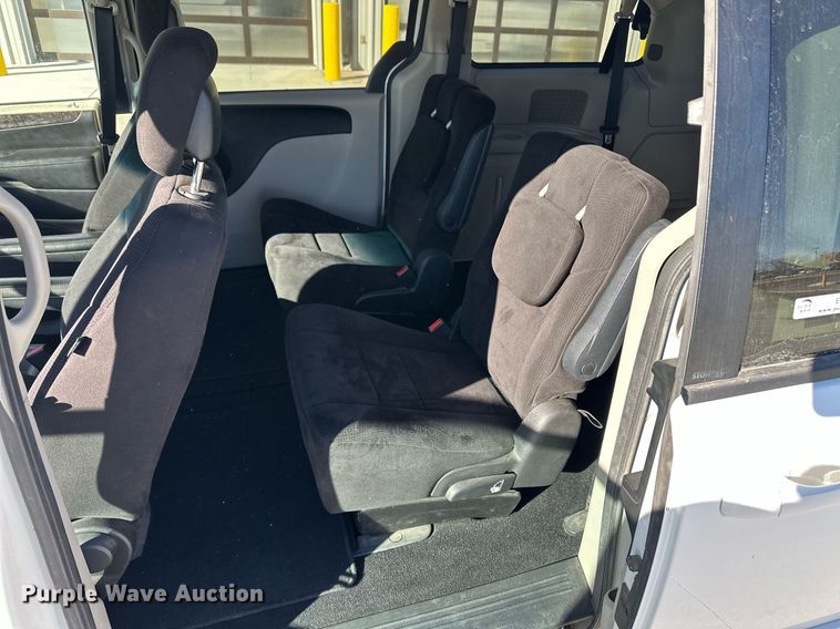 image for item ER8665 2011 Dodge Grand Caravan van