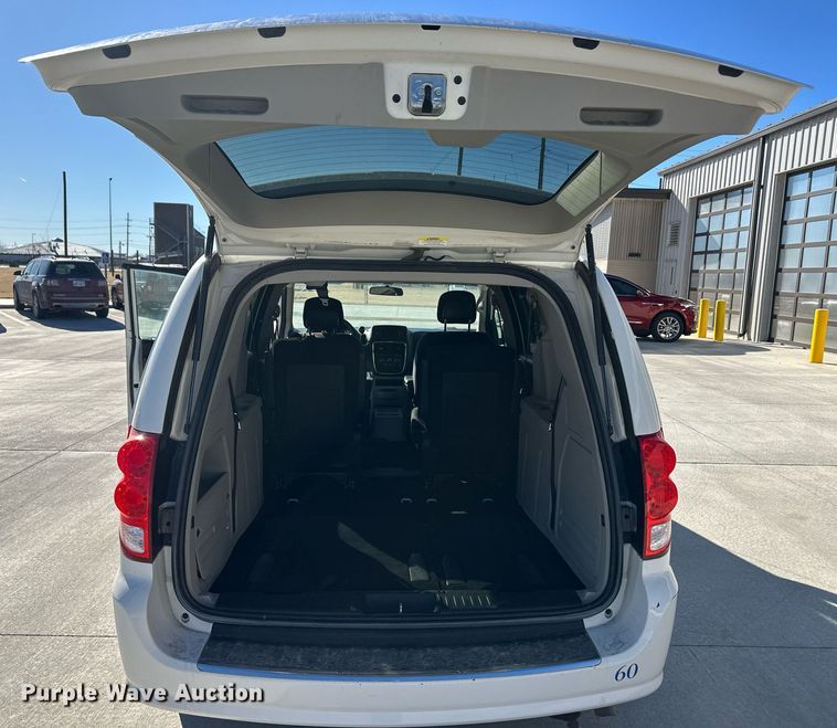 image for item ER8665 2011 Dodge Grand Caravan van