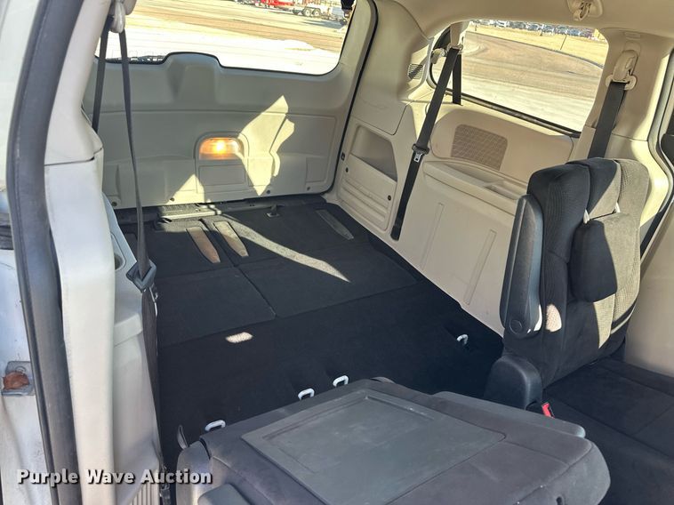 image for item ER8665 2011 Dodge Grand Caravan van