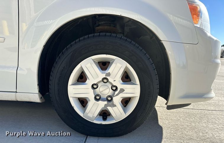 image for item ER8665 2011 Dodge Grand Caravan van