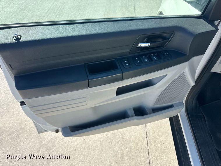 image for item ER8666 2009 Dodge Grand Caravan SE van