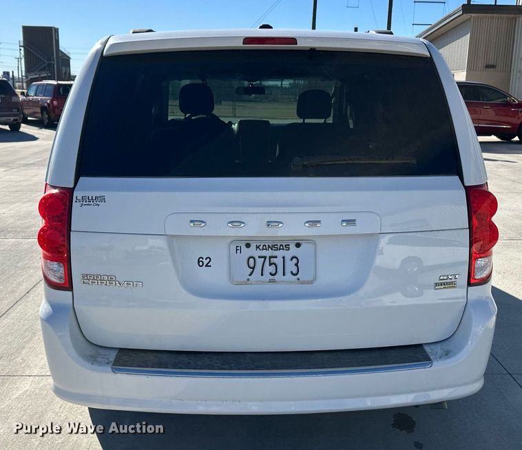 image for item ER8667 2016 Dodge Grand Caravan SXT van