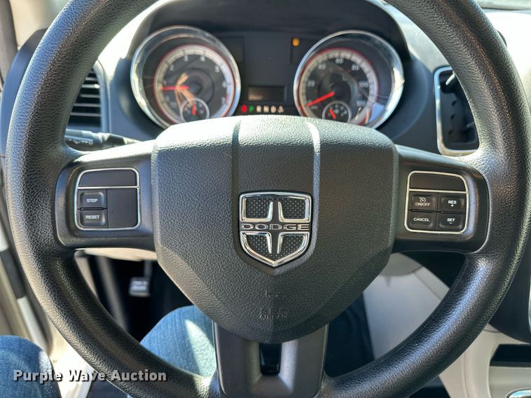 image for item ER8667 2016 Dodge Grand Caravan SXT van