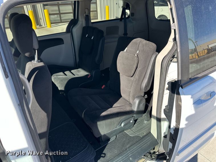 image for item ER8667 2016 Dodge Grand Caravan SXT van