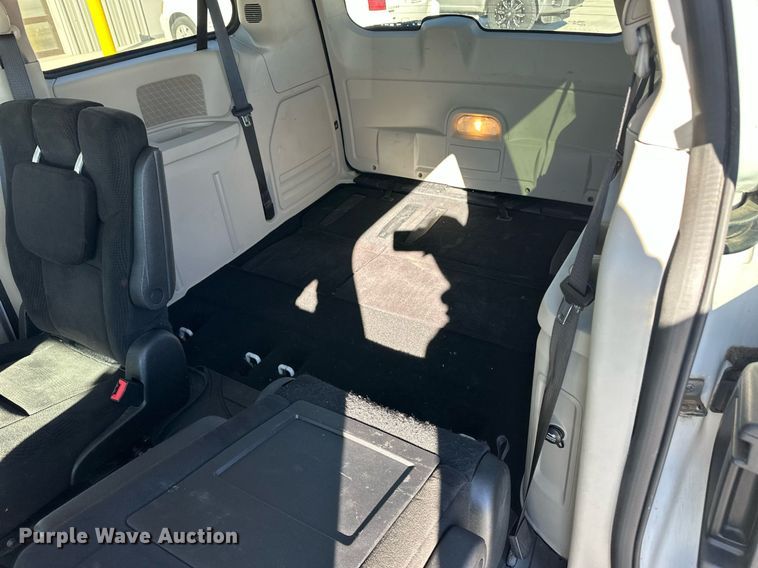 image for item ER8667 2016 Dodge Grand Caravan SXT van