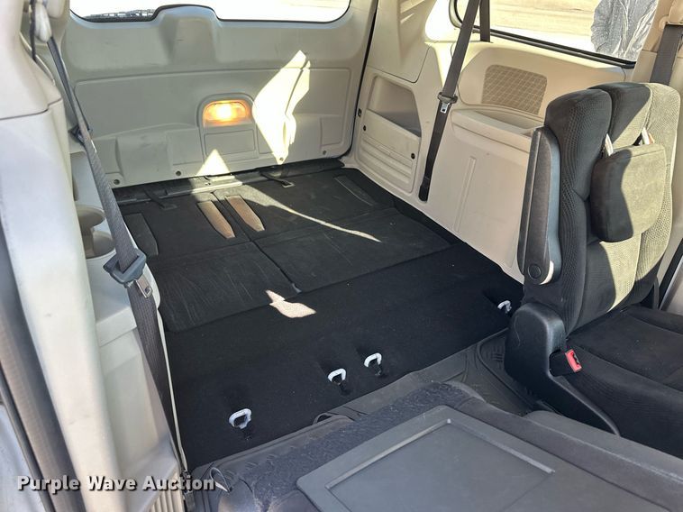 image for item ER8667 2016 Dodge Grand Caravan SXT van