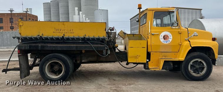 image for item ER8711 1982 Ford 700 oil distributor truck