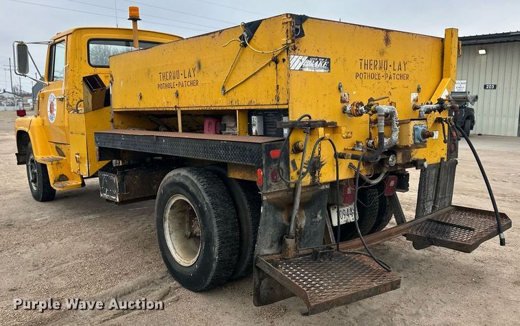 image for item ER8711 1982 Ford 700 oil distributor truck