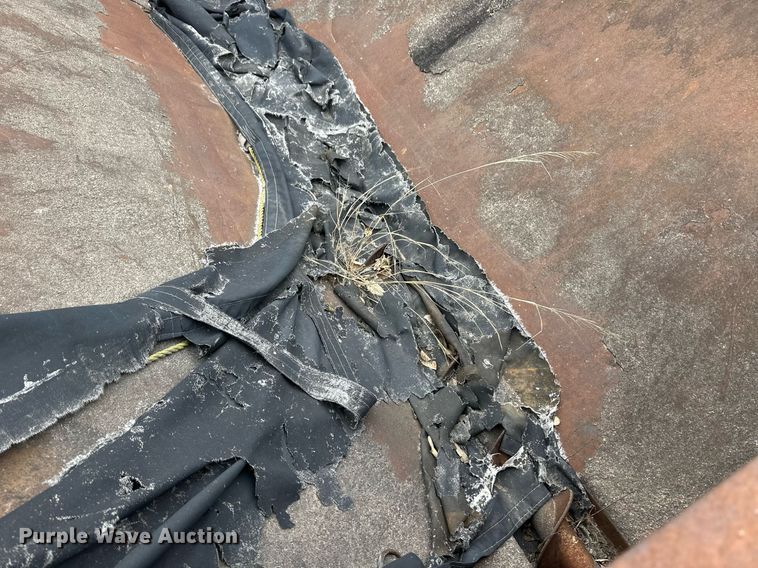 image for item ER8711 1982 Ford 700 oil distributor truck