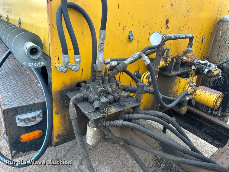 image for item ER8711 1982 Ford 700 oil distributor truck