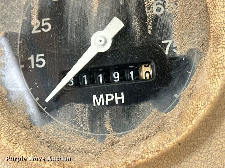 image for item ER8711 1982 Ford 700 oil distributor truck