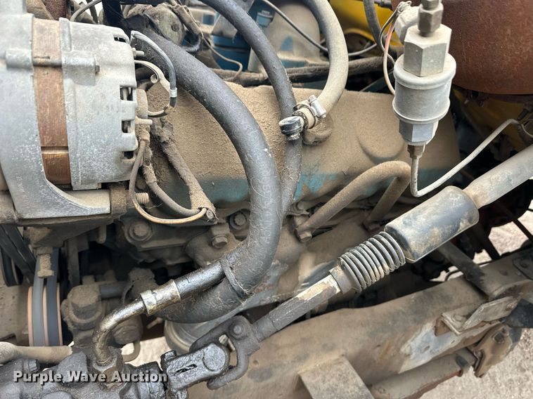 image for item ER8711 1982 Ford 700 oil distributor truck