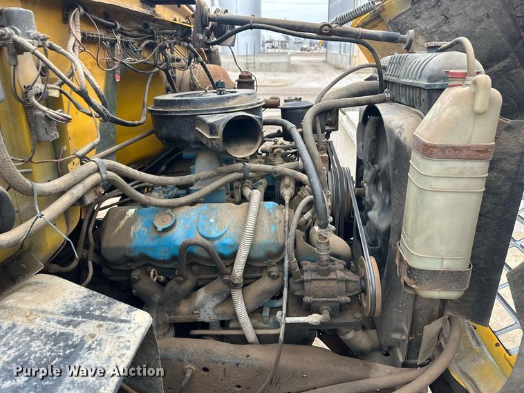 image for item ER8711 1982 Ford 700 oil distributor truck