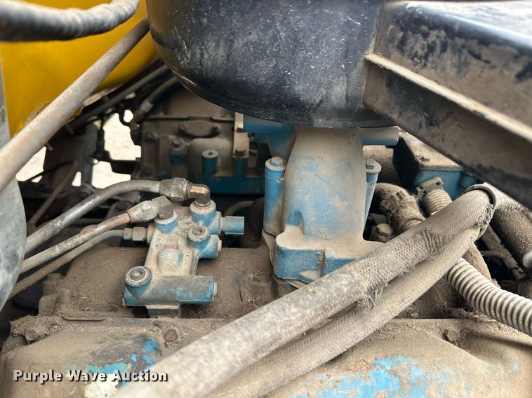 image for item ER8711 1982 Ford 700 oil distributor truck