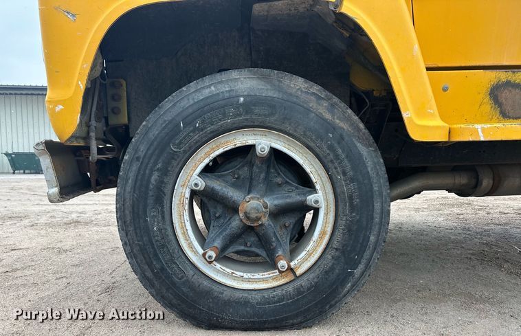 image for item ER8711 1982 Ford 700 oil distributor truck